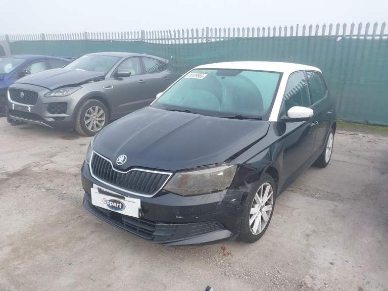 Breaking Skoda Fabia MK3 2016 5DR 1.0 Petrol CHYB 5 Speed QAE Black