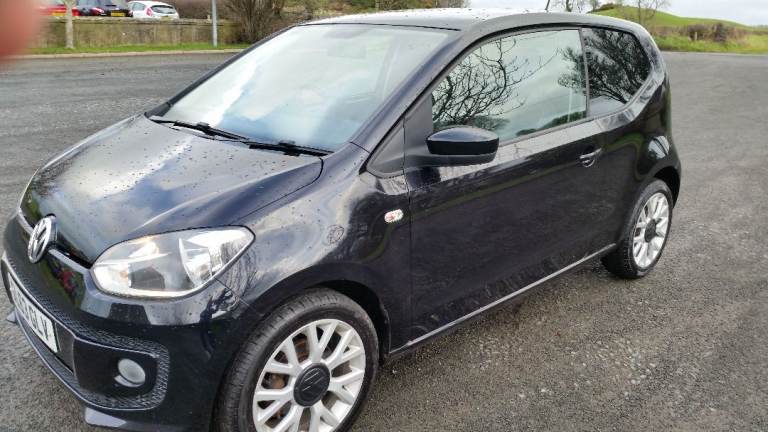 **£20 A YEAR ROAD TAX** 2013 VOLKSWAGEN UP **MOT TO 25 NOV26** **JUST VALETED** 16 INCH ALLOYS