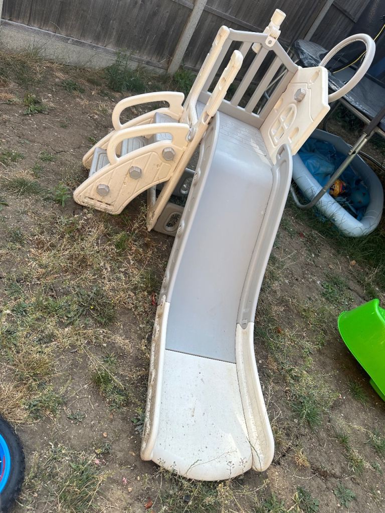 Toddler slide and basketball hoop