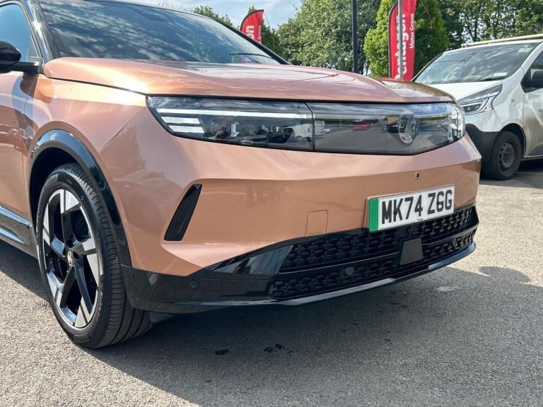  Vauxhall Grandland Electric 73kwh Ultimate Suv 5dr Electric Auto 213 Ps