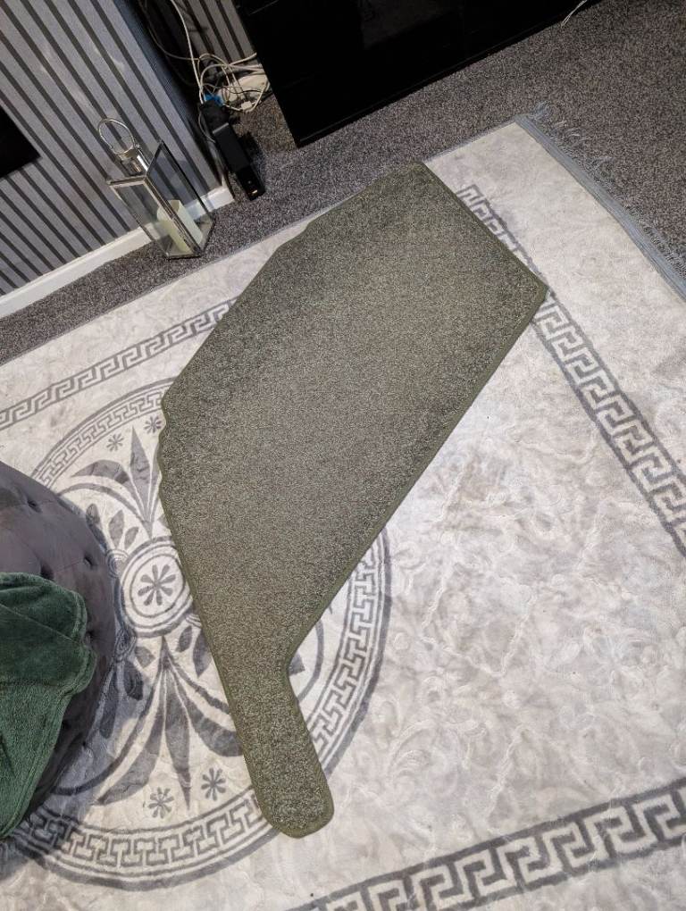 Bailey burgundy series 5 carpets