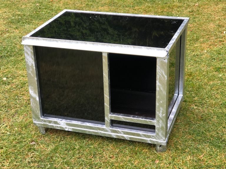 Galvanised thermal anti-chew dog kennel/dog beds