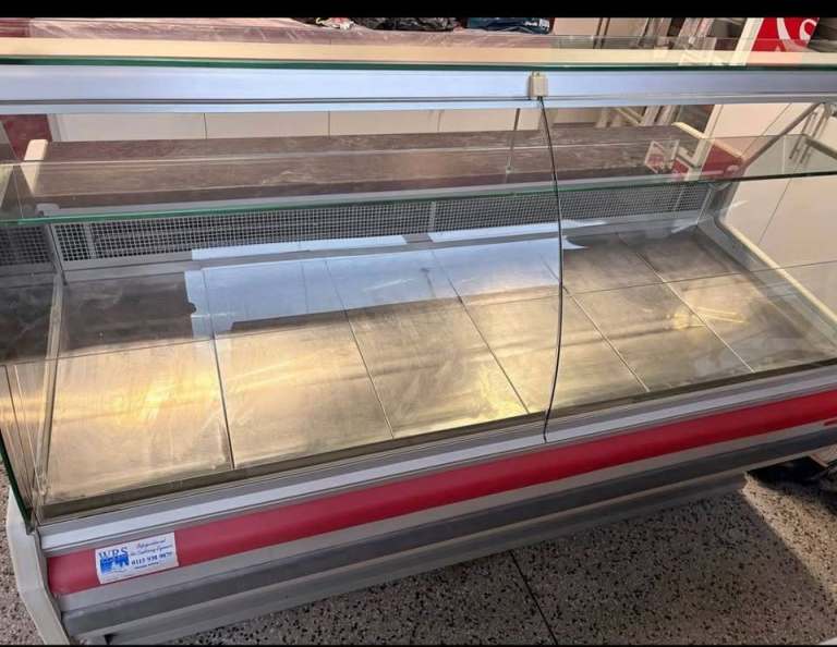 Commercial 2 Meter Serve Over Counter/Deli Counter/Meat Counter Chiller- LIKE NEW CONDITION