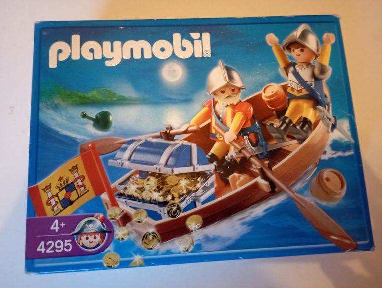 Playmobil 4295 Pirates Treasure transporter with row boat