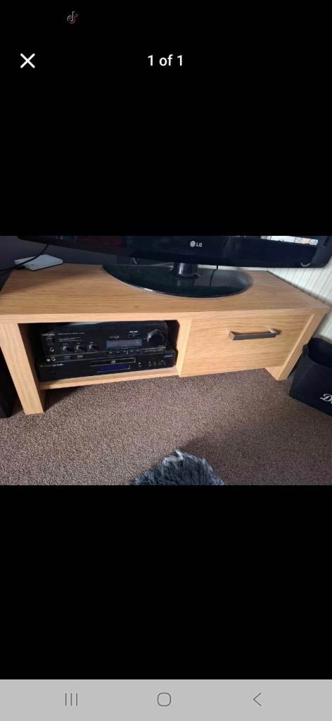 Tv stand 