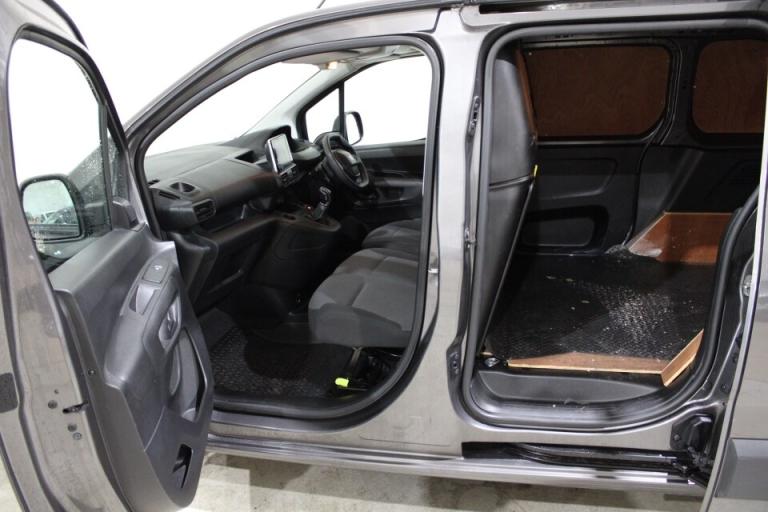 2021 Peugeot Partner 1000 1.5 BlueHDi 100 Professional Van PANEL VAN DIESEL Manual