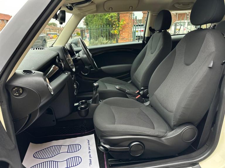 2011 MINI Hatch 1.6 Cooper Euro 5 (s/s) 3dr HATCHBACK Petrol Manual