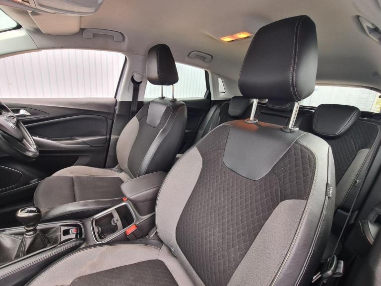 VAUXHALL GRANDLAND X 1.5 Turbo D BlueInjection Sport Nav Euro 6 (s/s) 5dr 2019