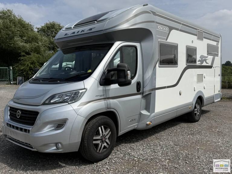 Laika Kreos 4009 Auto 150bhp 2017 4 berth 4 belt fixed rear bed