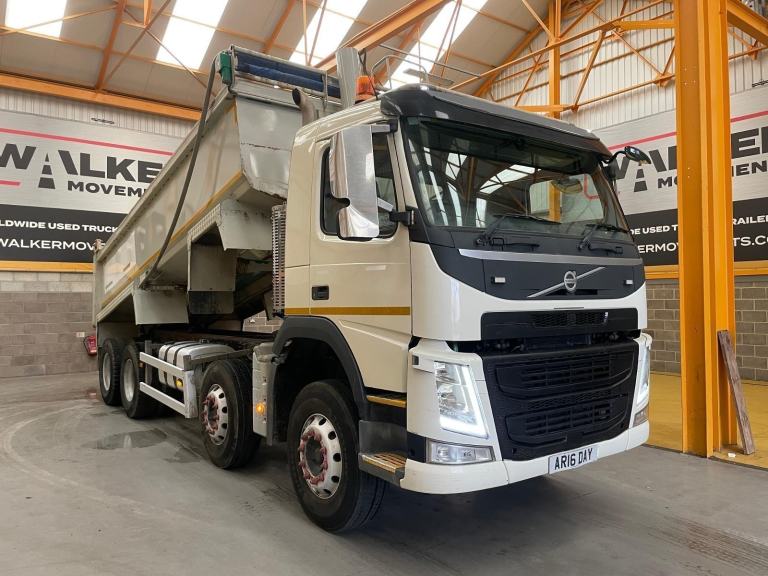 VOLVO FM 370 *EURO 6*, 8X4 STEEL TIPPER - 2016 - AR16 DAY