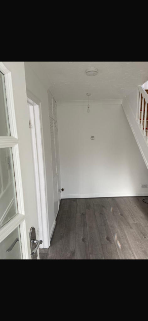 3 bedroom semi detached house garage and conservatory with driveway