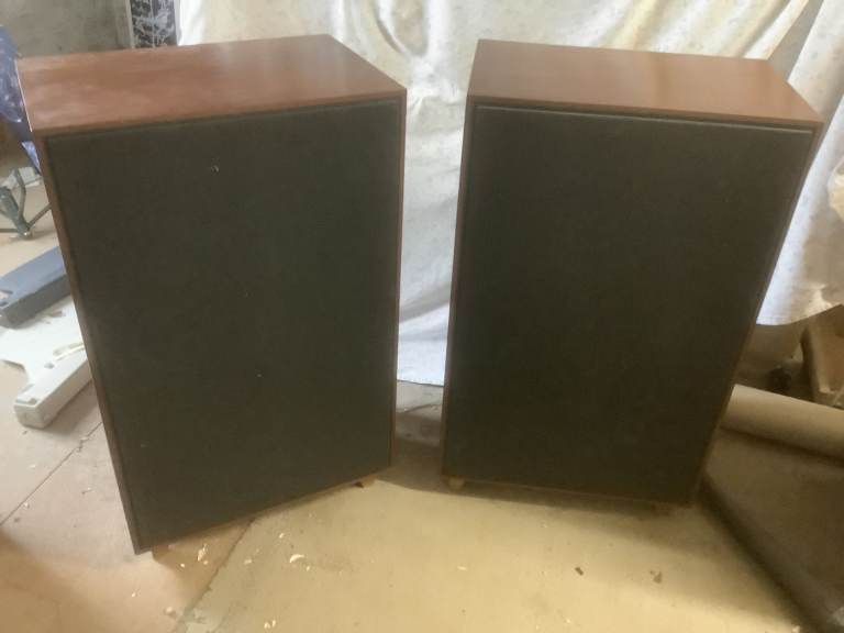 2 Teak speaker cabinets 