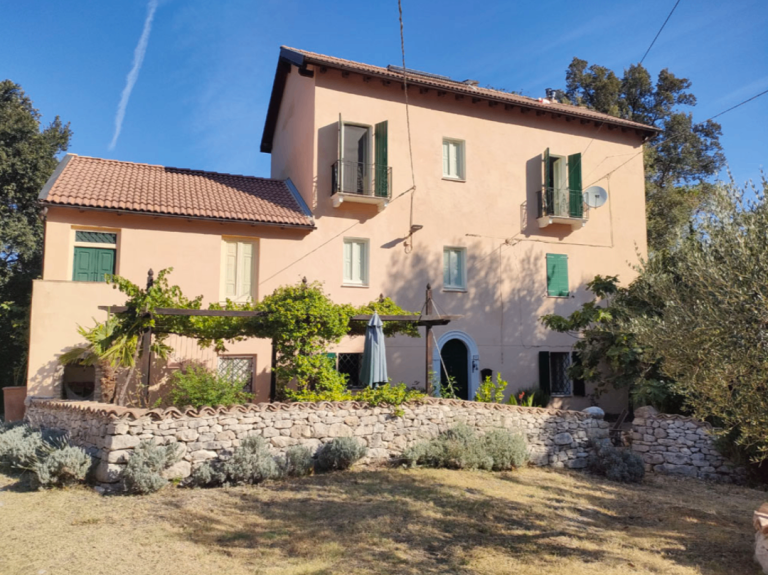 Spread the balance over 10 years - Luxury villa in Abruzzo, Italy