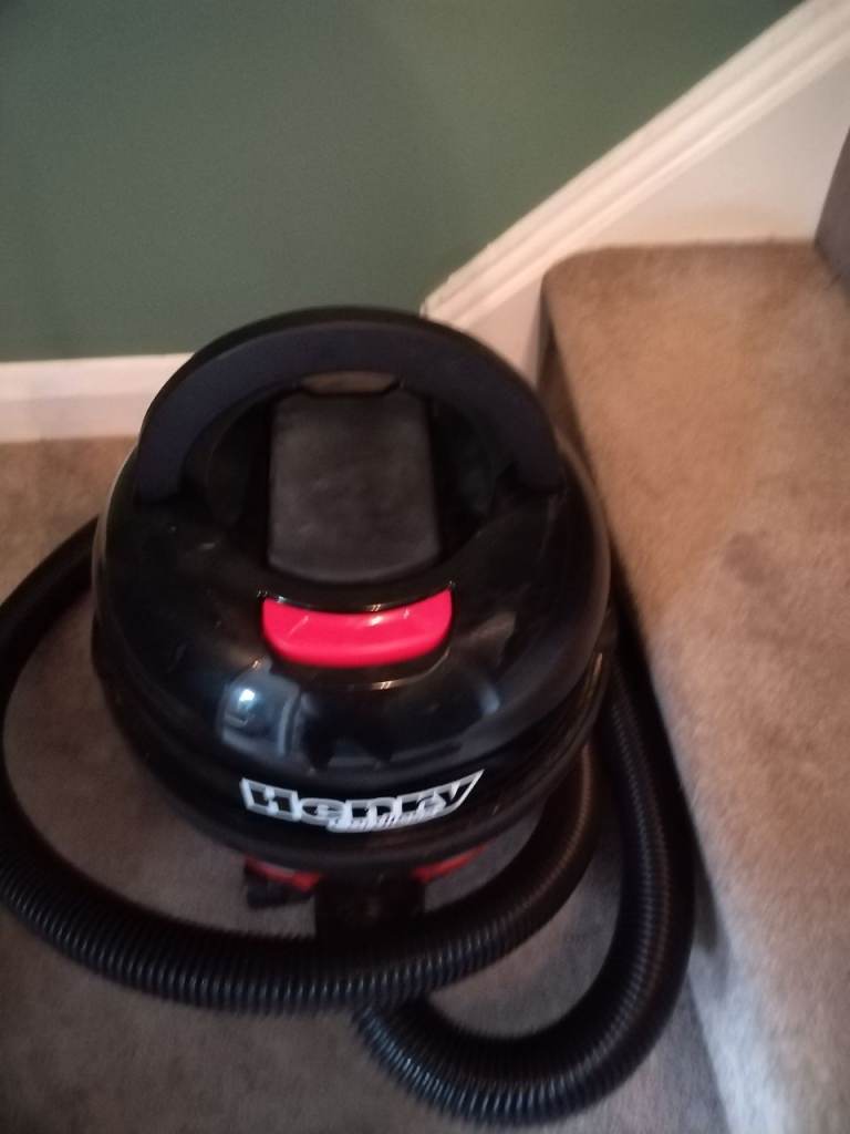 Henry battery wireless vacuum cleaner with battery untested no charger vgc 