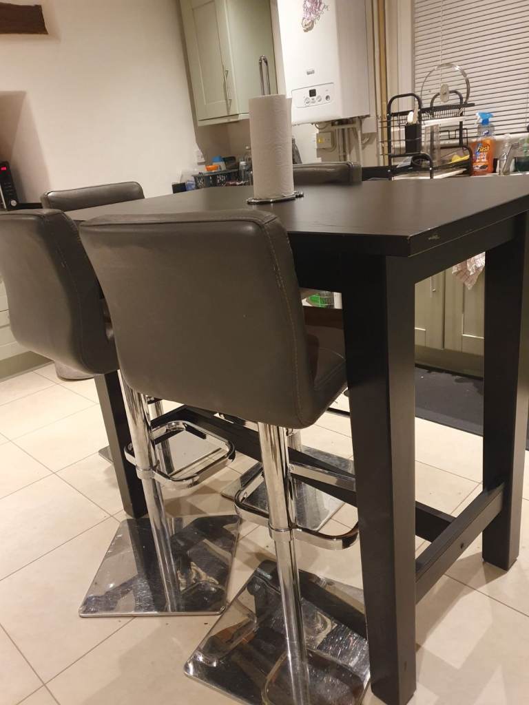 kitchen Island / High table (Bar stools have been sold)