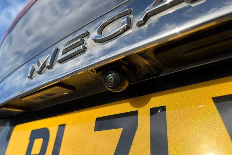 2022 Renault Megane 1.6 E-TECH PHEV 160 Iconic 5dr Auto ESTATE PETROL/ELECTRIC Automatic