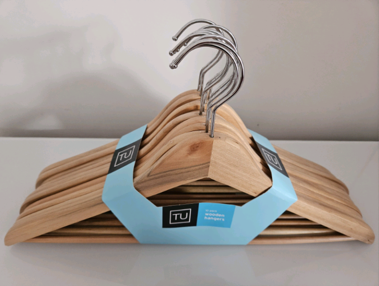 TU Sainsbury's wooden hangers 10 pack