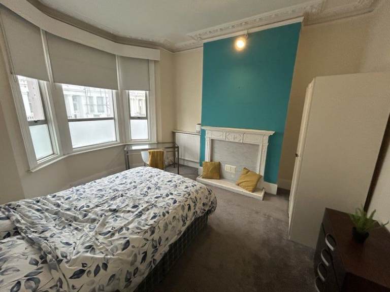 Spacious Rooms In Brighton - All Bills Included