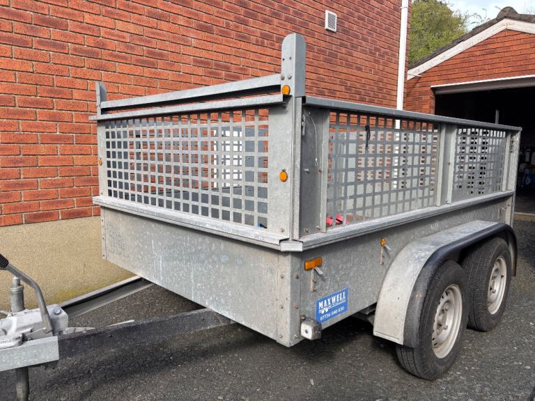 Car trailer 8x5 twin wheel with Brakes. 