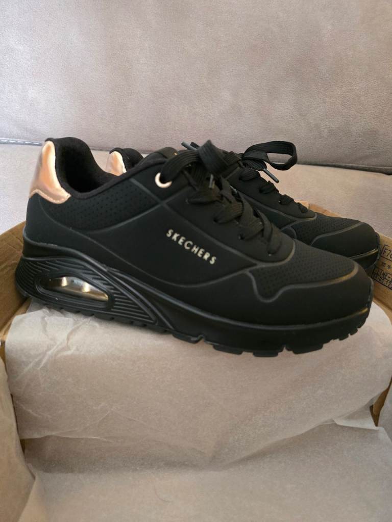 Skechers kids size 2.5UK
