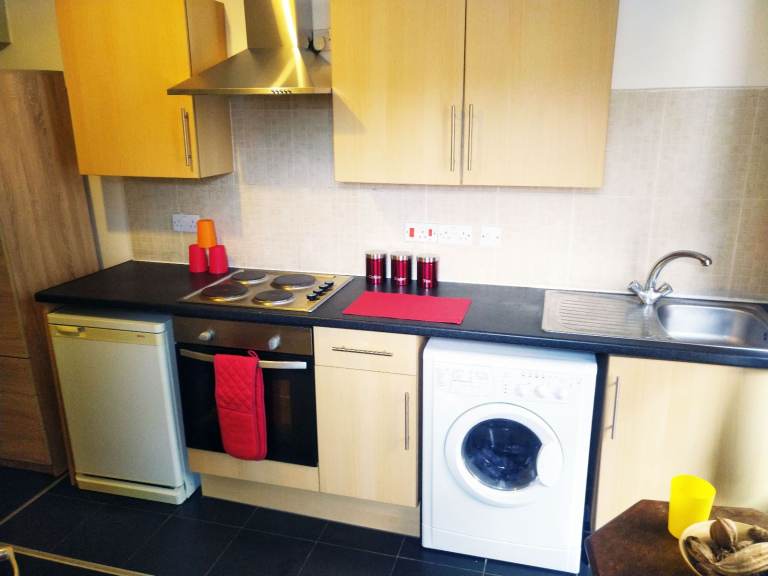 Studio flat - Shirley - BILLS INC - Available NOW