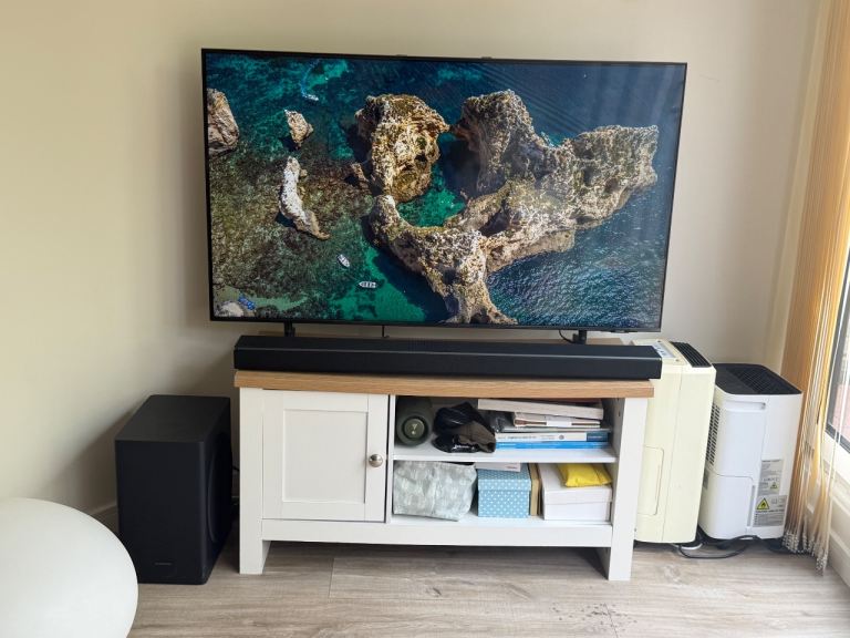 Samsung 50” QLED 4K Smart TV Q60A – Excellent Condition
