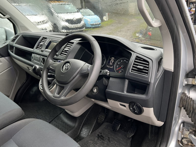 2015 Volkswagen Transporter T28 Trendline TDI BlueMotion Technology Panel van Diesel Manual