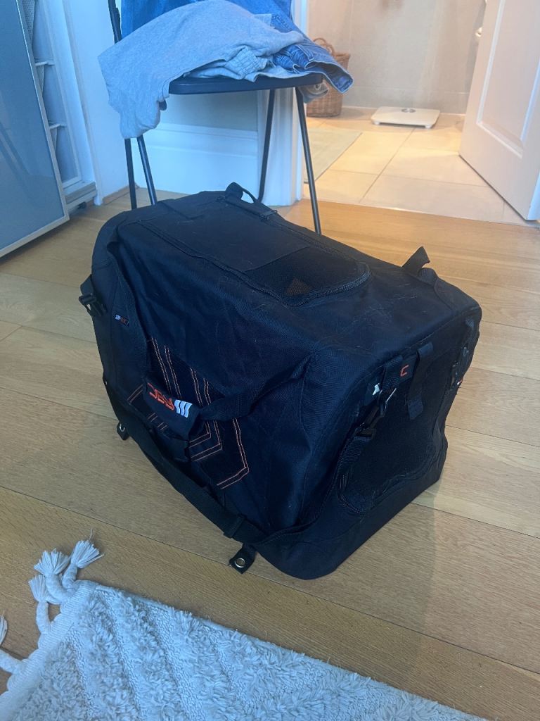 Large cat / dog carrier