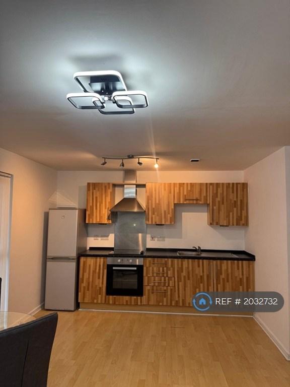 2 bedroom flat in Stillwater Drive, Manchester, M11 (2 bed) (#2032732)