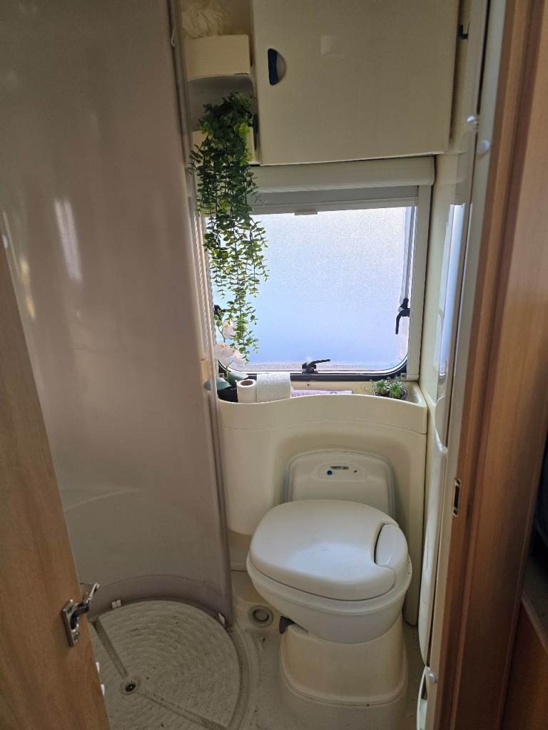 Fiat, DUCATO, 2004, 2800 (cc),6 berth and seat belt Knaus motorhome,LOW MILEAGE!!!!