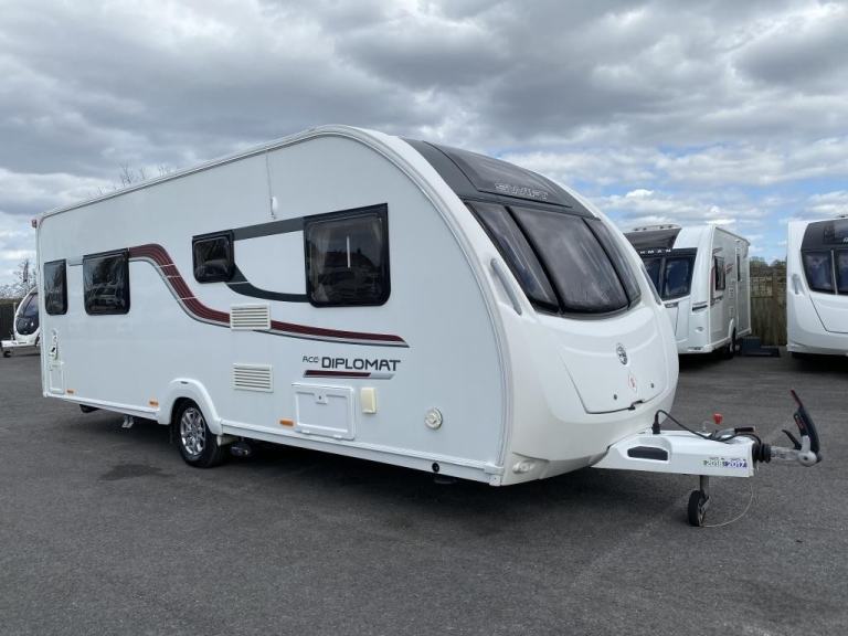 2016 SWIFT ACE DIPLOMAT LUXURY 4 BERTH TOURING CARAVAN