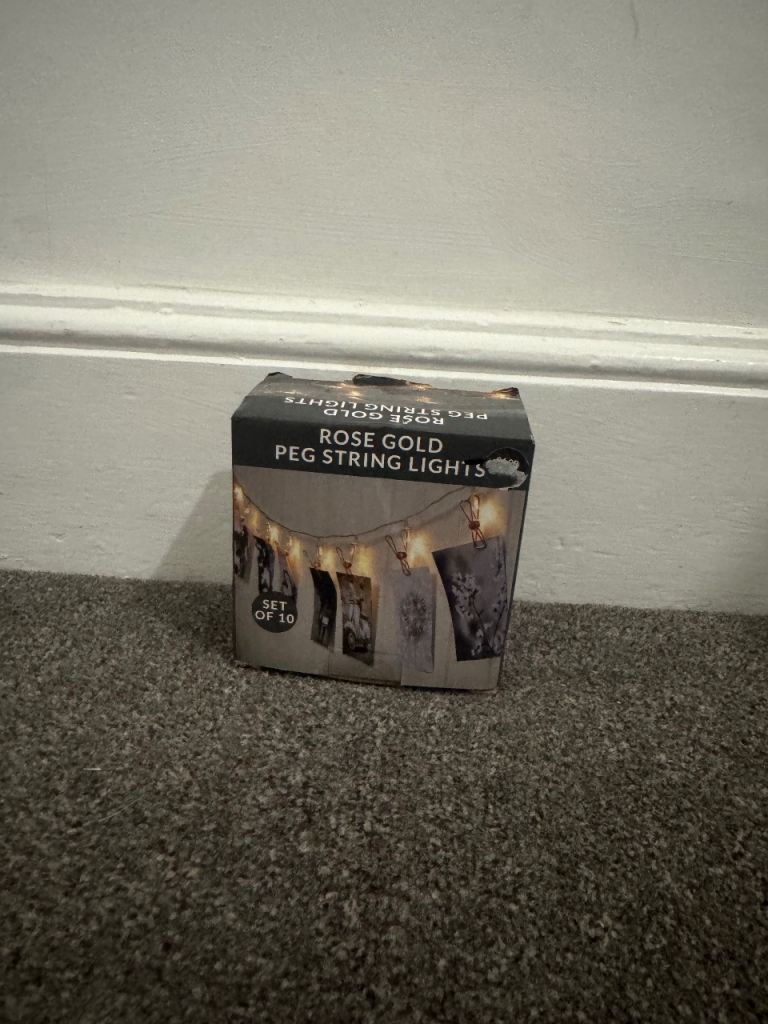 Peg photo lights 