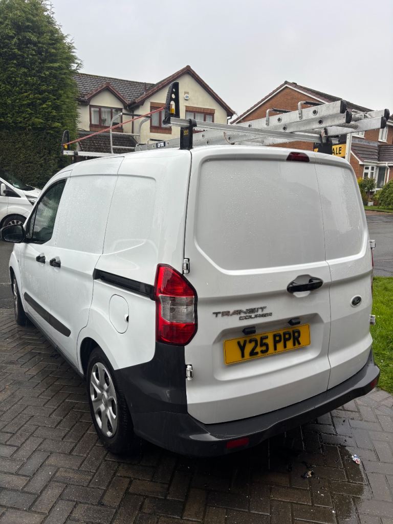 Ford, TRANSIT COURIER, Panel Van, 2021, Manual, 999 (cc)