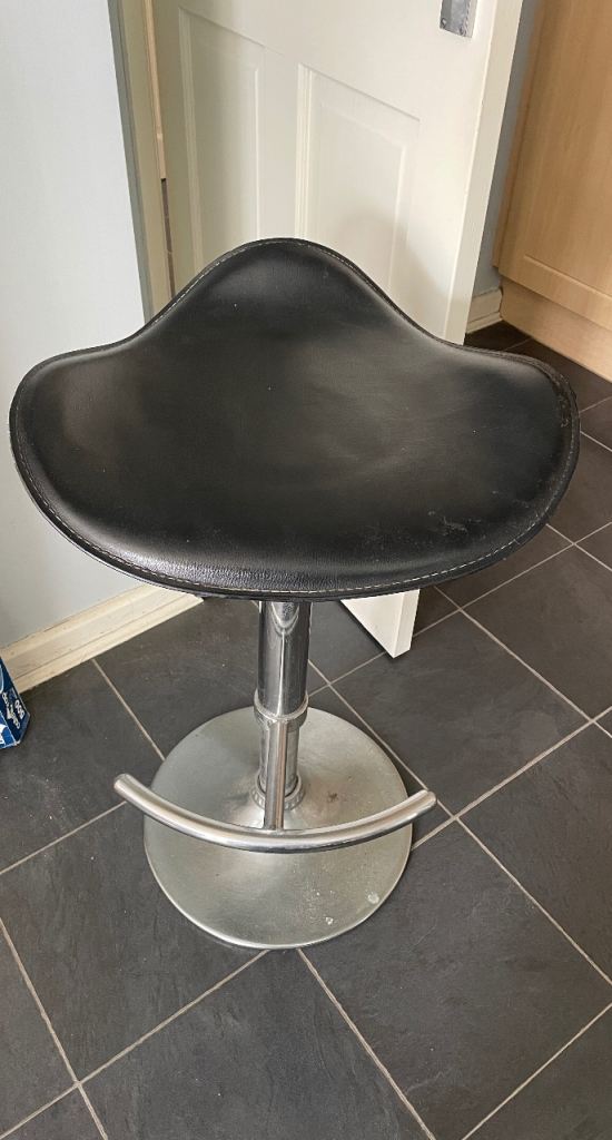 Adjustable Black Bar Stool x 2 – Good Condition
