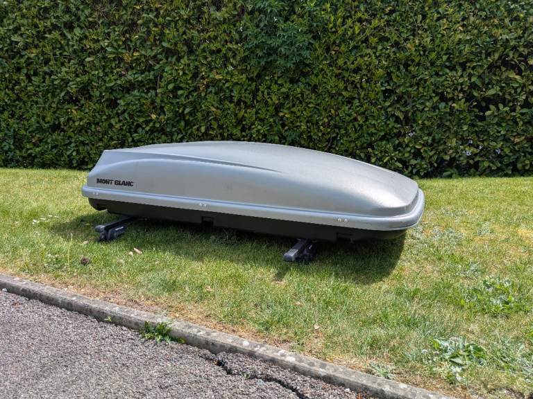 Mont Blanc Vista 450 Roof Box and Rail Bar system