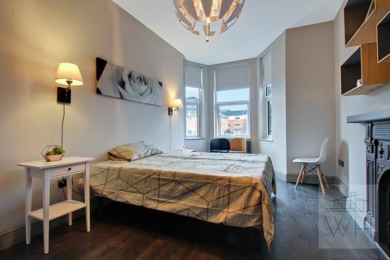 💜 Bright Double Room Available | NW2 2TY Cricklewood | Near Cricklewood Station 🏡