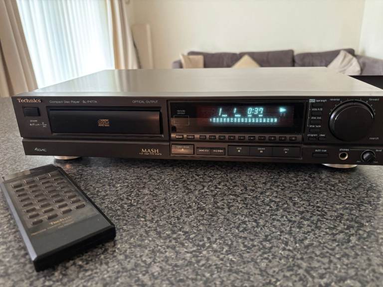 Technics SL-P 447A CD Player with Remote Control