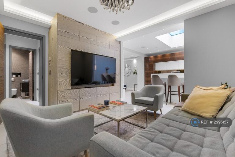 2 bedroom flat in Adiba House, London, W2 (2 bed) (#2996157)