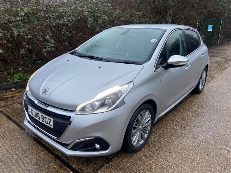2016 Peugeot 208 1.6 BlueHDi Allure 5dr Silver 39k Miles Years MOT Warranty £20 Road Tax HATCHBAC...