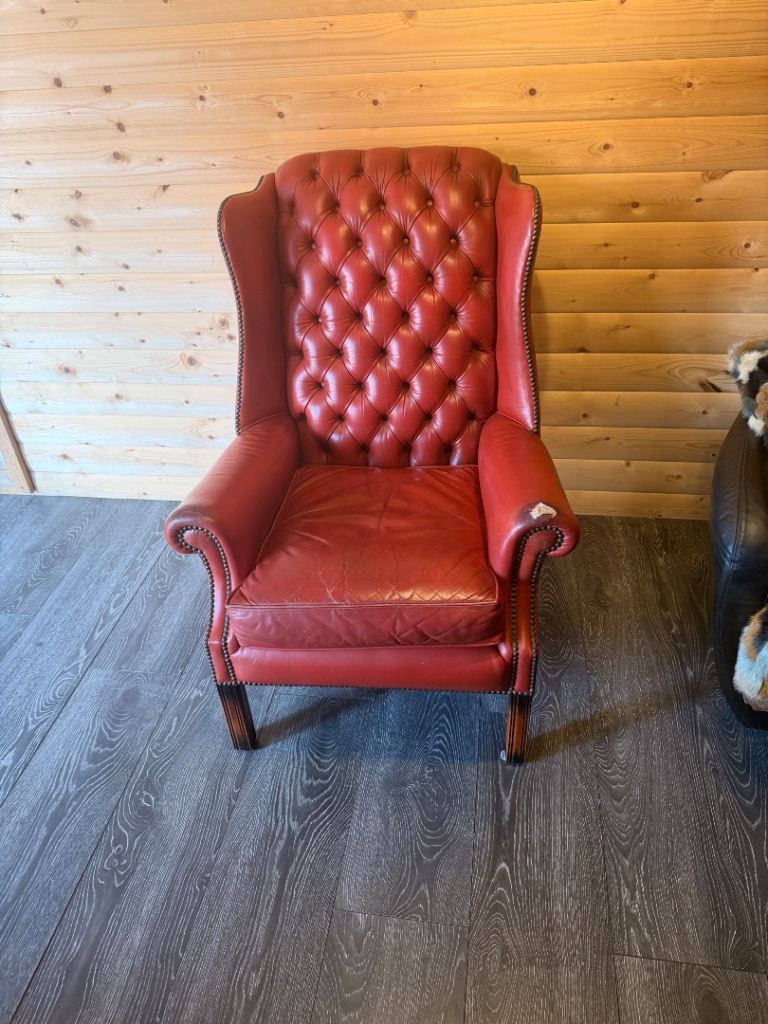 Queens Anne real leather old chair 