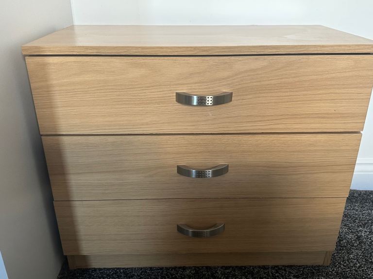 Oak Effect Bedside Table with 3 Drawers – Good Condition
