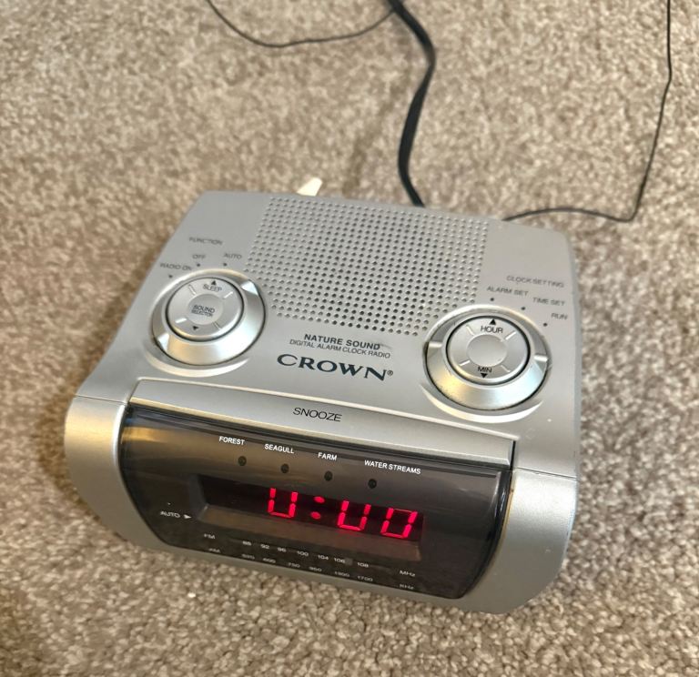 Crown FM/AM Clock Alarm Radio Snooze