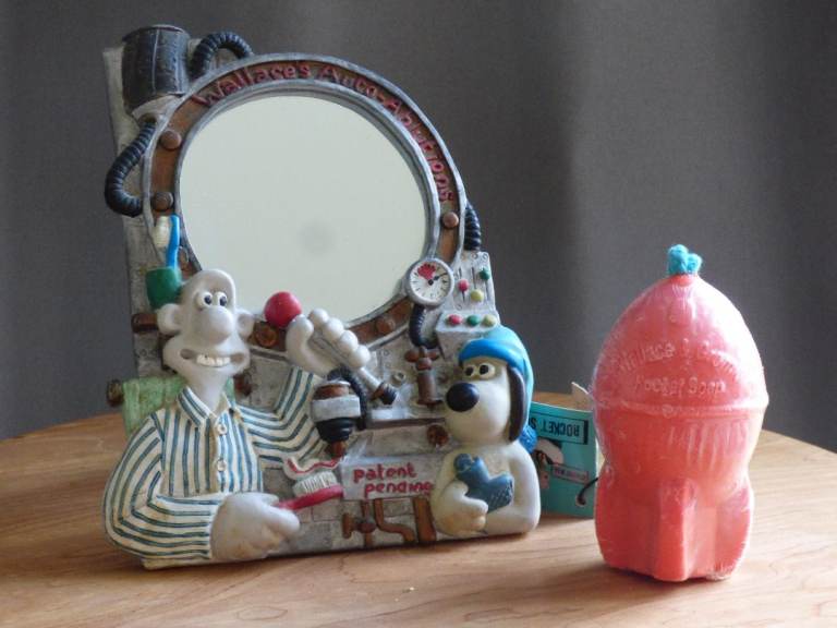 Wallace and Gromit shaving mirror Vintage 1989 