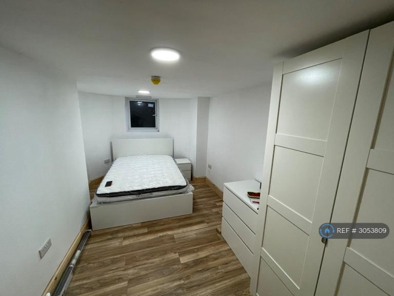 1 bedroom flat in Norman Terrace, Leeds, LS8 (1 bed) (#3053809)