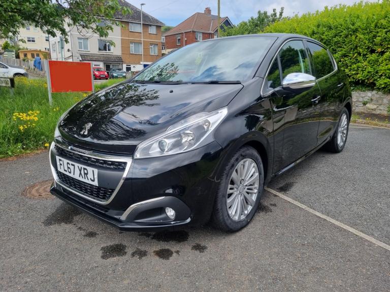 2017 Peugeot 208 1.2 PureTech 82 Allure 5dr HATCHBACK Petrol Manual