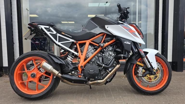 KTM Superduke 1290 2017, nice clean bike, HPI clear, cheap speed