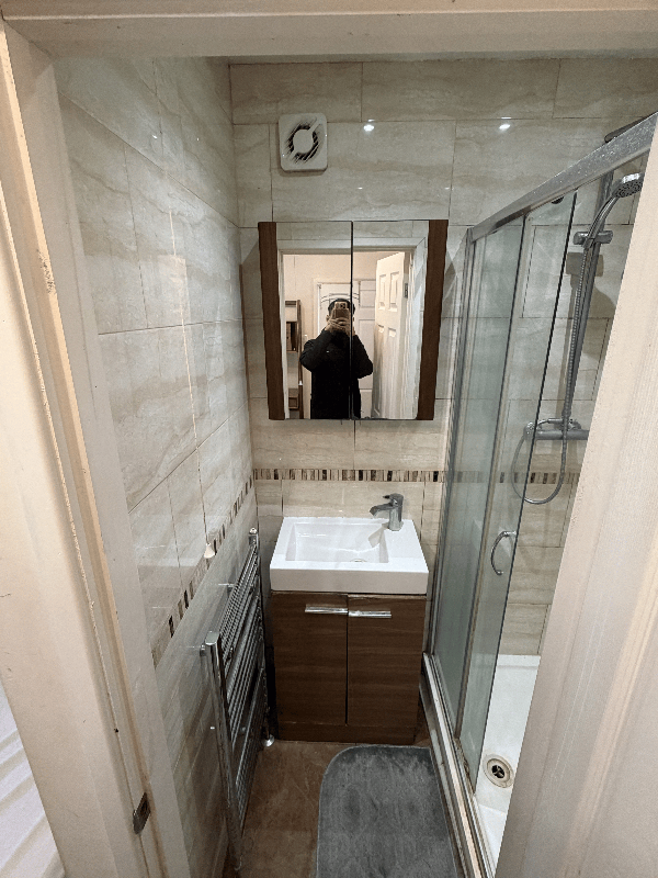  Single ensuite room with - Prime Harrow Location