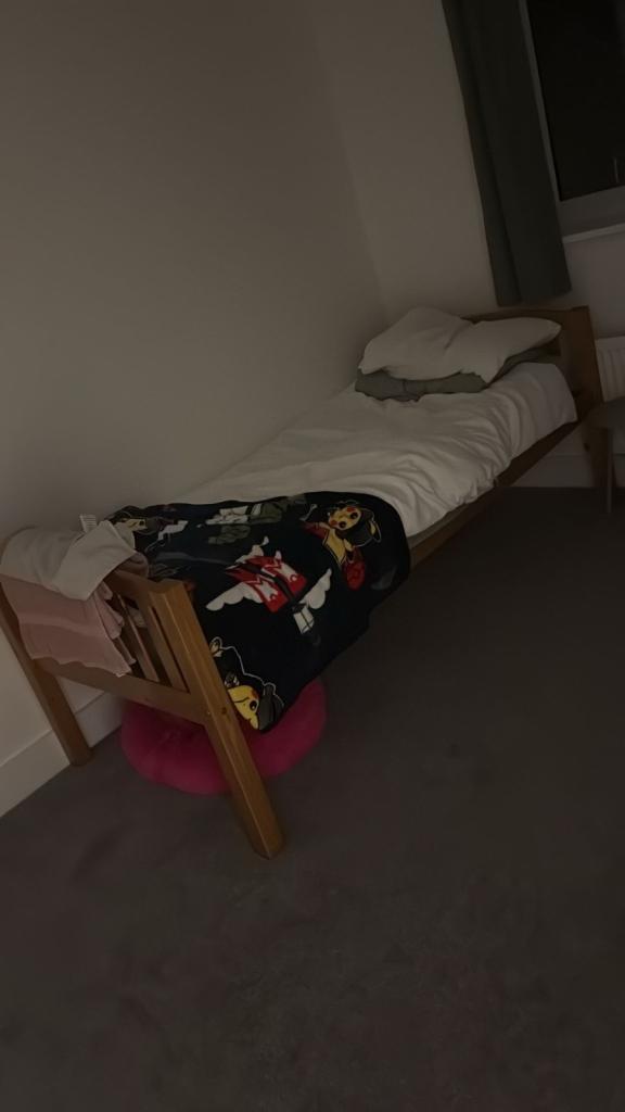 SINGLE BED & MATTRESS