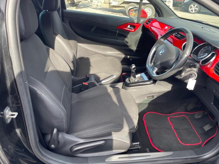 2013 Citroen DS3 1.6 e-HDi Airdream DStyle Red 3dr HATCHBACK Diesel Manual