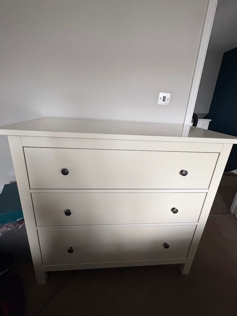 Hemnes Cream Wooden Chest of 3 Drawers – Good Condition